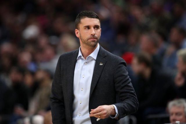  昂热主帅赛后宣布辞职，助教暂代执教职务  