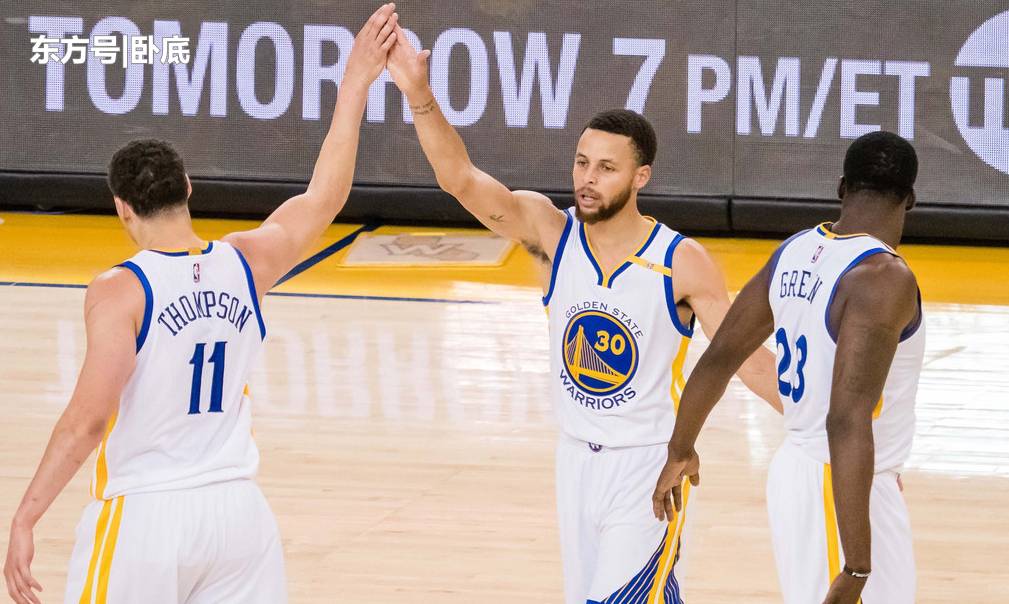  库里单节二十二分勇士轻取开拓者巩固附加赛席位